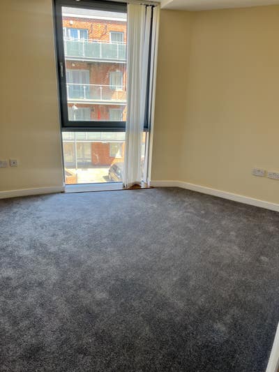 Double Room to Let Main Photo
