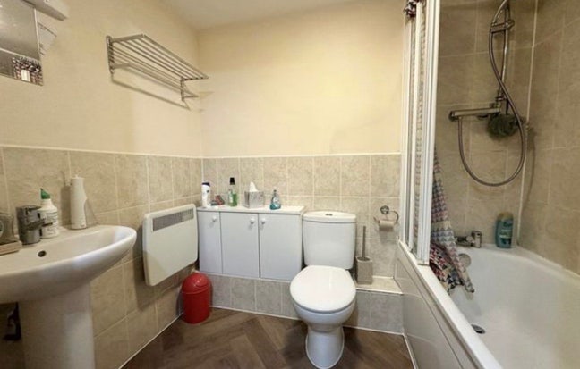 Lovely one bedroom flat fully furnished  Main Photo