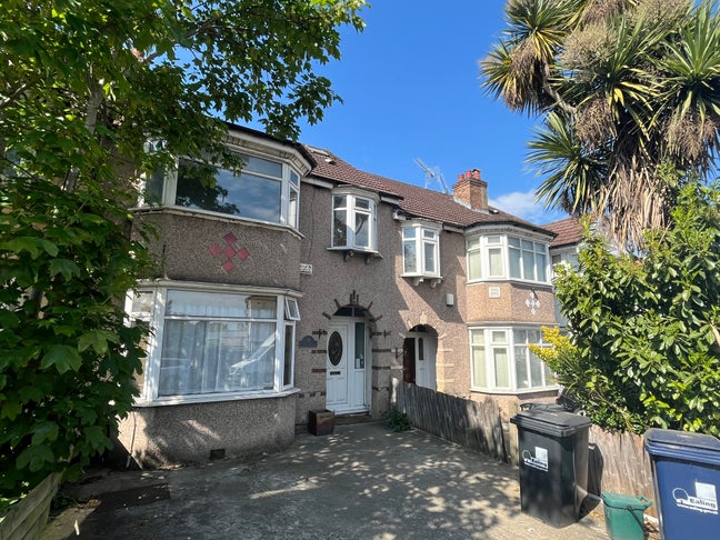 Furnished rooms to rent in Park Royal Main Photo