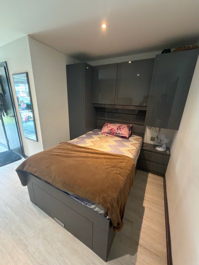 Modern Studio 187/Week  Main Photo