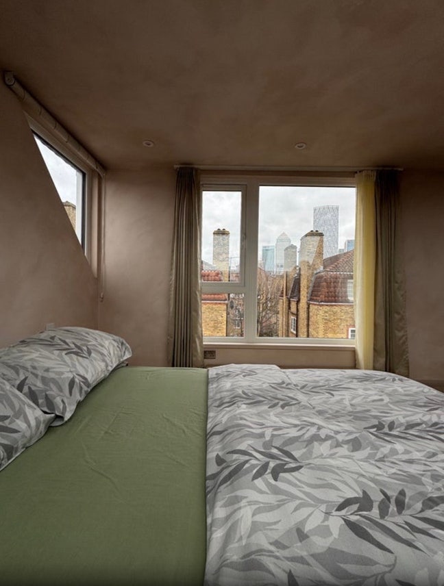 Dreamy Loft Studio with Stunning London Views Main Photo