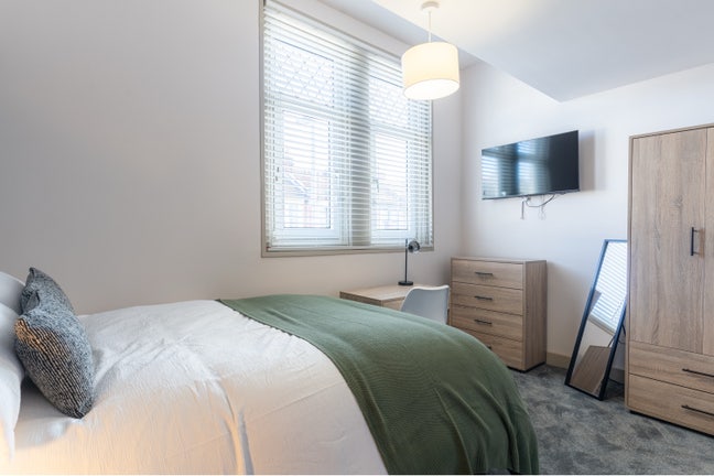 Bright En-suite room | All bills inc Main Photo