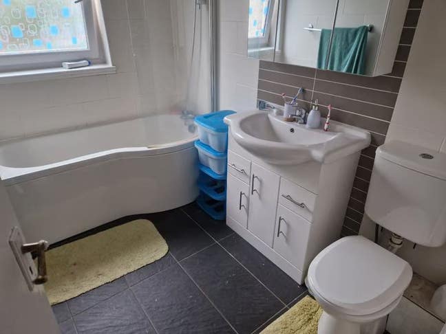 Large Room available immediately - EH6 Main Photo