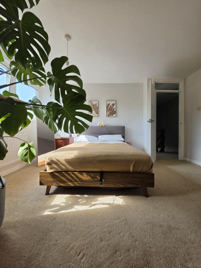 Extra Large Bedroom + Private Office Room Main Photo
