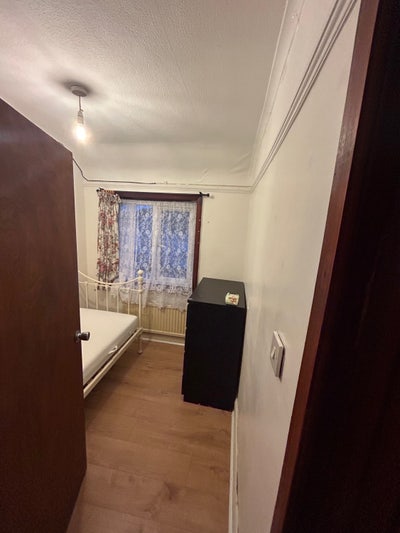 One single room Main Photo