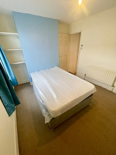 One bedroom flat for a couple or 2 friends sharing Main Photo