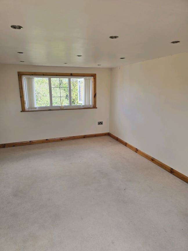 6 bedroom house  Main Photo