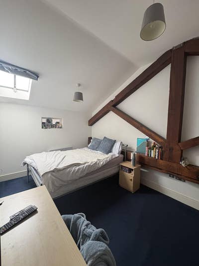 Double Room to Rent in City Centre Main Photo