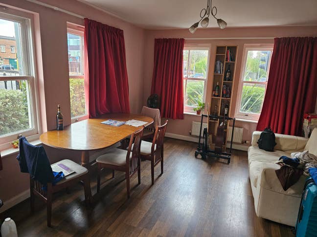 1 room available  Main Photo
