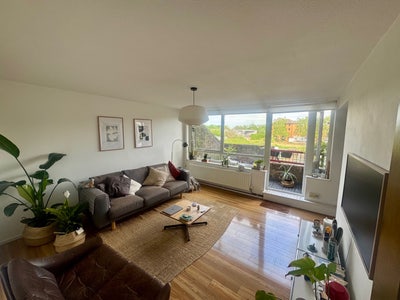 Bright Double Room + River Views in Tottenham Main Photo