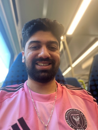 Professional Male seeks a single or double room Main Photo
