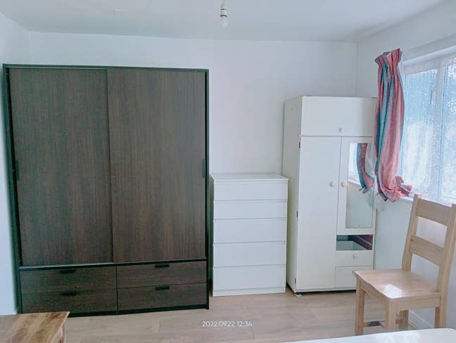  Rooms in Wembley for Vegetarian Bills Inc Main Photo