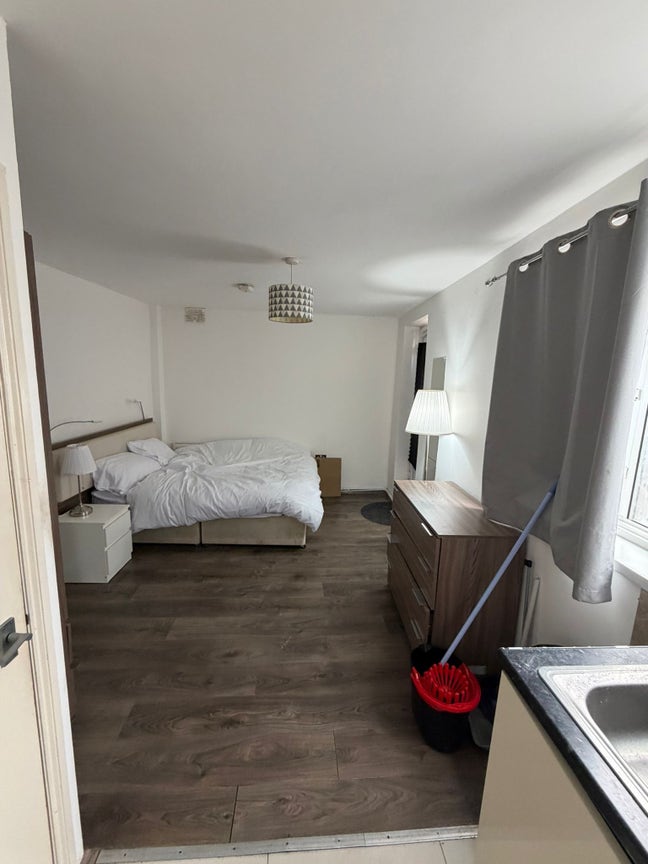  Amazing Ensuite Double Room ** All Bills Inc* Main Photo