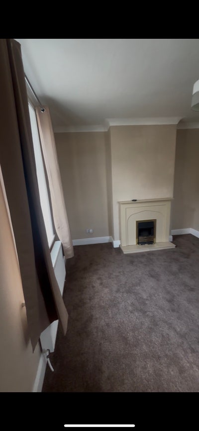 1 large bedroom and full house  Main Photo