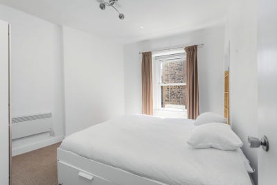 Room in lovely 2 bed flat in Leith ❀ Main Photo