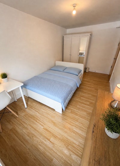 15 Mins Walk to Liverpool St | Huge Rooms Main Photo