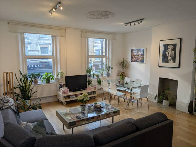 Two rooms in a wonderful flat in Battersea Main Photo