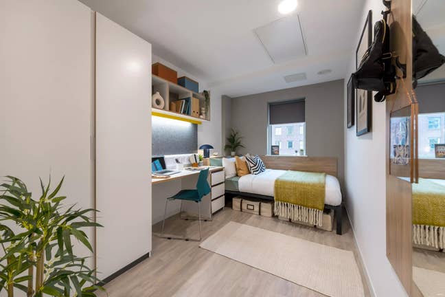 Premium En-Suite Room Main Photo