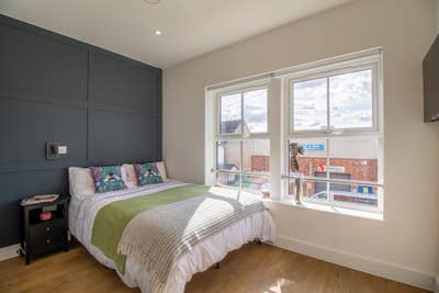 Modern Spacious En-Suite Room with a Kitchenette Main Photo