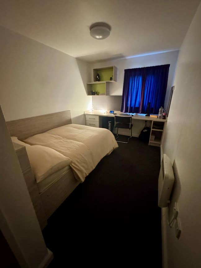 2 Double Bed Ensuite Rooms Available in CF24 4Hj Main Photo