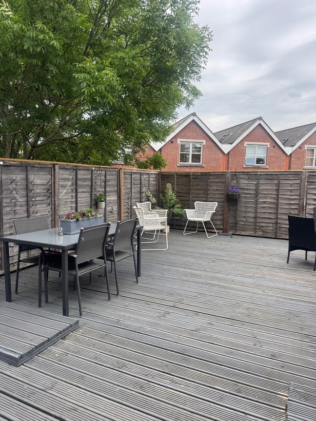 Room available in Southfields Main Photo
