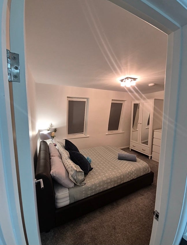 Double en-suite room in large house po2 Main Photo