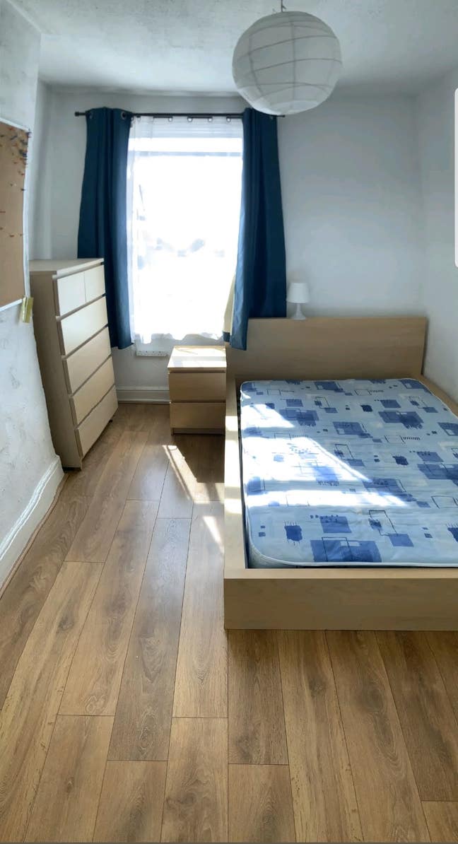 **Spacious, Clean & Tidy - Professional Home** Main Photo