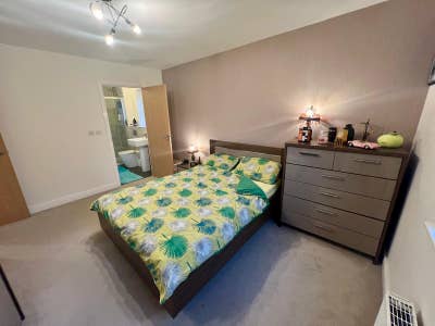 *Spare Room for Students and Professionals*  Main Photo