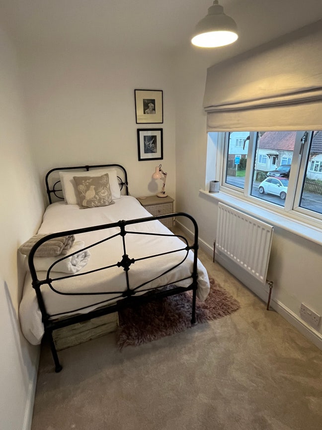 Single room available Main Photo