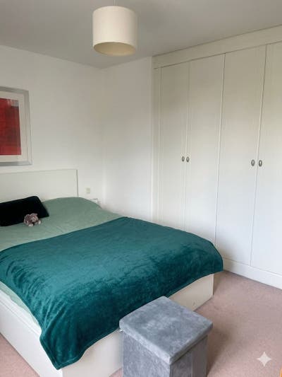 Sublet Available: Ensuite in a 2-B Apt, Islington  Main Photo