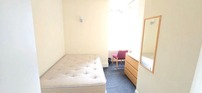 Room Available All Bills Included Main Photo