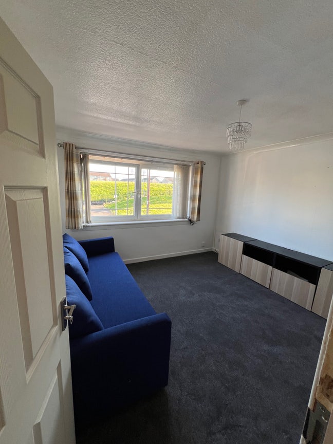 2 Rooms (Bedroom + Living Room) for &pound;650  Main Photo