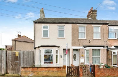 Single room available in Grays Main Photo