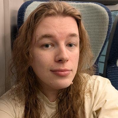 Queer Friendly Double Room for Trans Professional Main Photo
