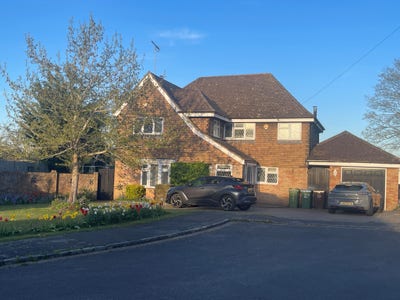3 Mayflower Close - 3 rooms to rent Main Photo