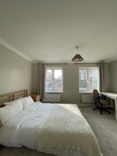 Large double room to rent in a 5 bed house Main Photo