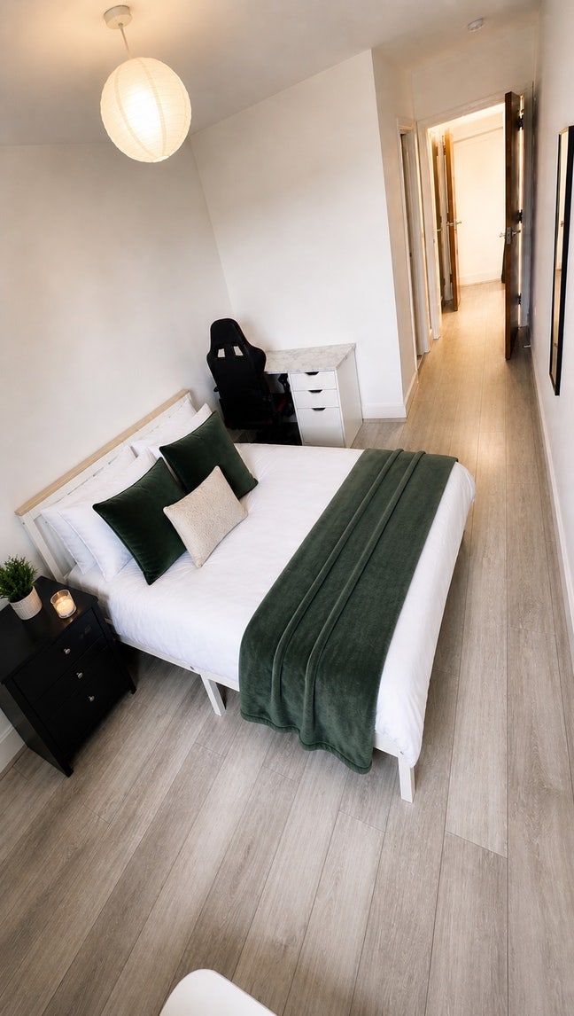 Furnished Ensuite Double Room in 2-bed Flat  Main Photo