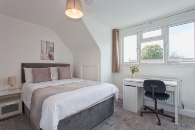 Brand New Rooms in The Heart of Staines  Main Photo