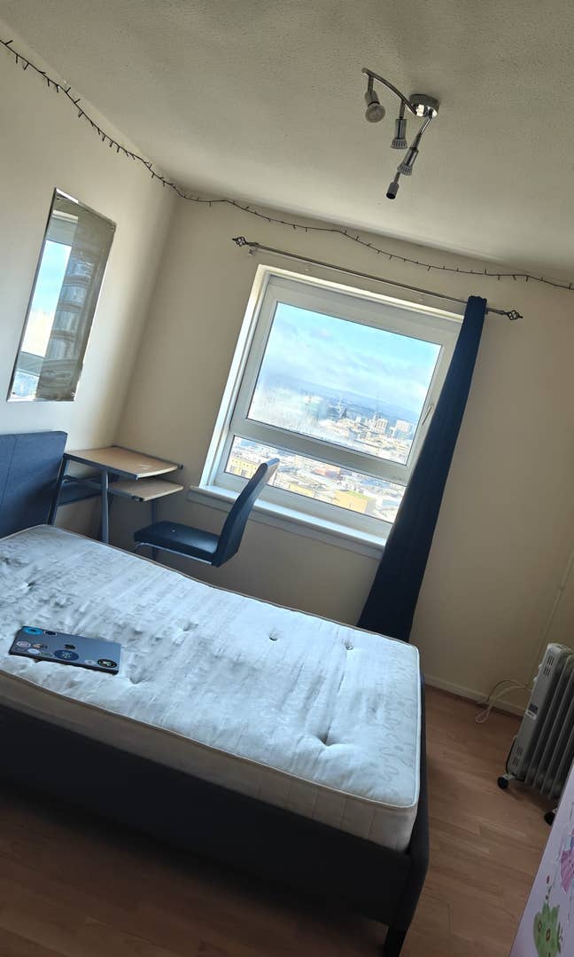 Spacious room available near Glasgow City Centre Main Photo