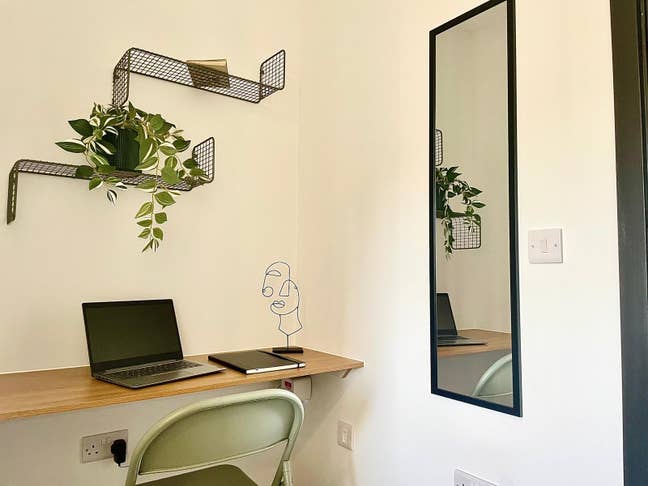 Ensuite - Bills Inc - Great Vibe - Great Location Main Photo