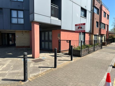 Big Ground floor One bedroom  - Gantshill  Main Photo