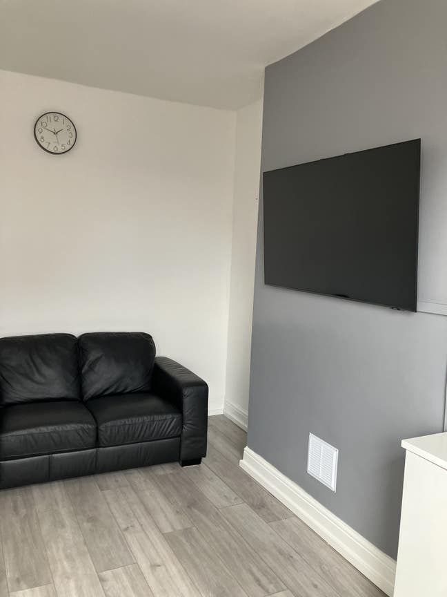Student house share on Whitby Ave Fallowfield  Main Photo