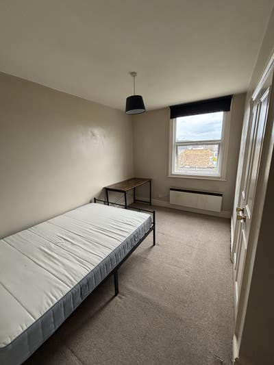 Double room Acton — Elizabeth line - 2-bed 2-bath Main Photo