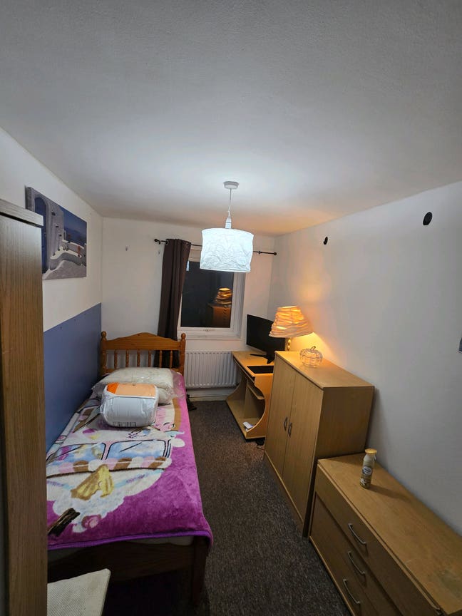 Single Bedroom in a house- Old Market area  Main Photo