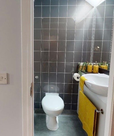 Modern Studio in iQ Broderick House - Student Only Main Photo