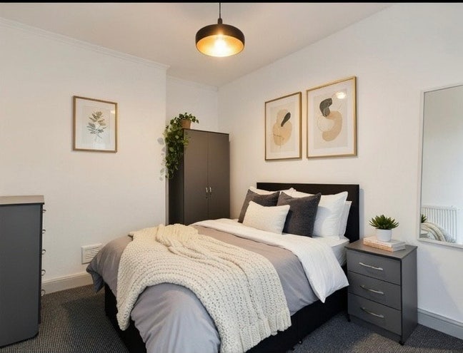 4 double rooms- High spec- Luxury- Fast WiFi Main Photo