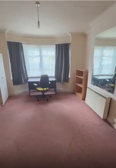 Bright & clean Room near Golders Green  Main Photo