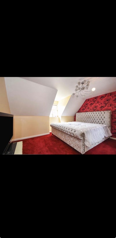  Double room with ensuite (master bedroom) Main Photo