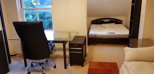 Large double en-suite room Main Photo