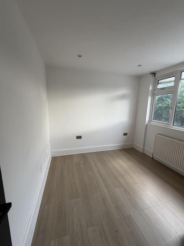 Large furnished room, all bills included Main Photo